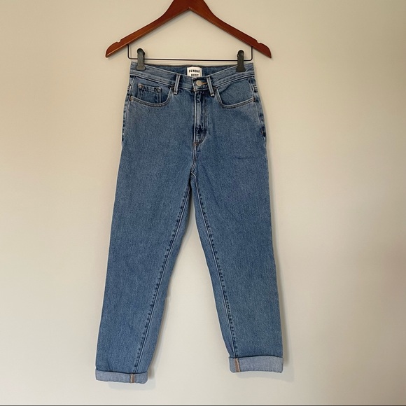 Aritzia — Sunday Best Mom Jeans - Picture 3 of 3